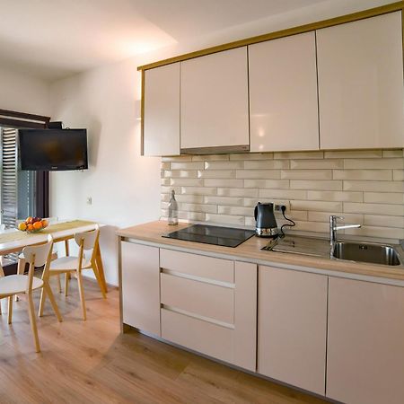 Premium Oaza Apartment Primosten Exterior photo