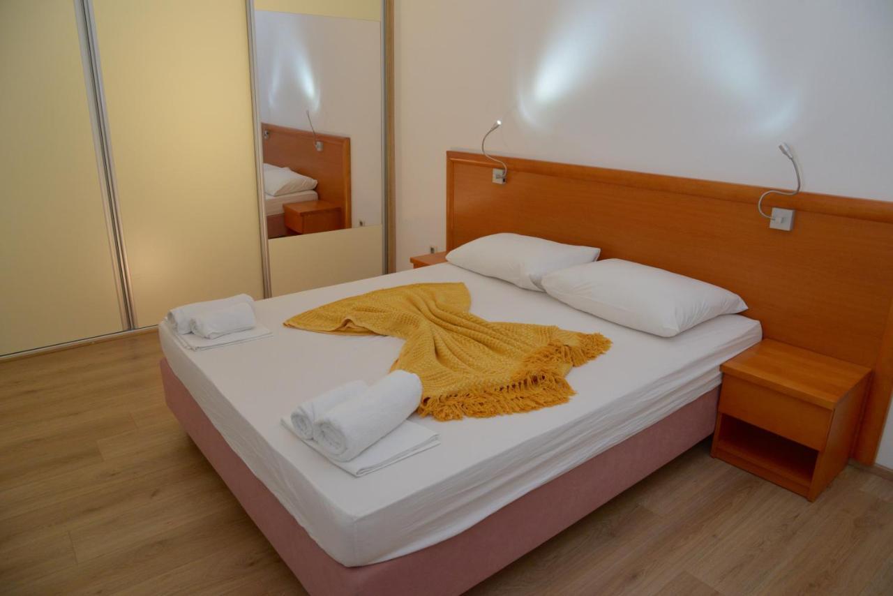Premium Oaza Apartment Primosten Exterior photo
