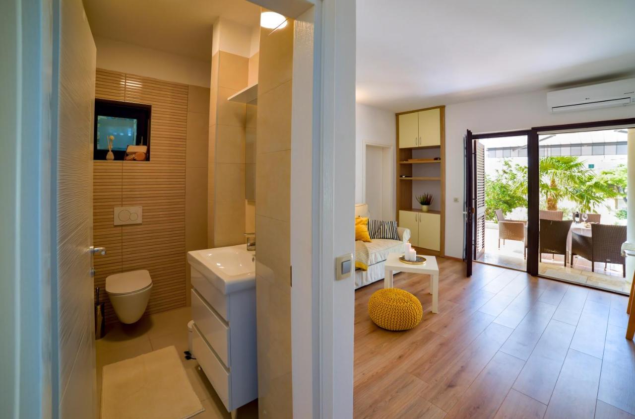 Premium Oaza Apartment Primosten Exterior photo