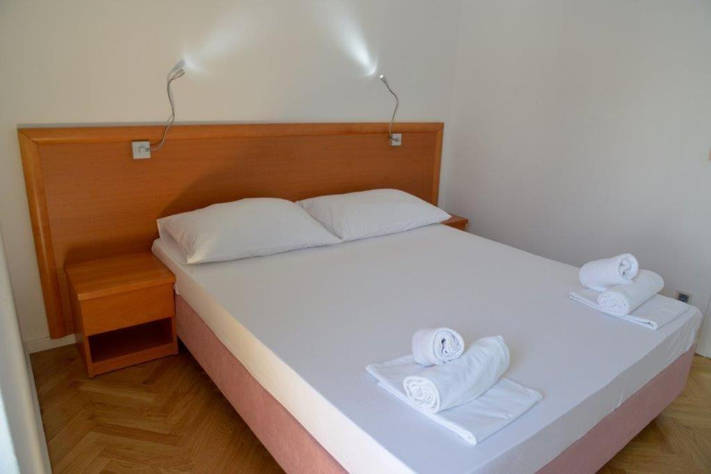 Premium Oaza Apartment Primosten Exterior photo