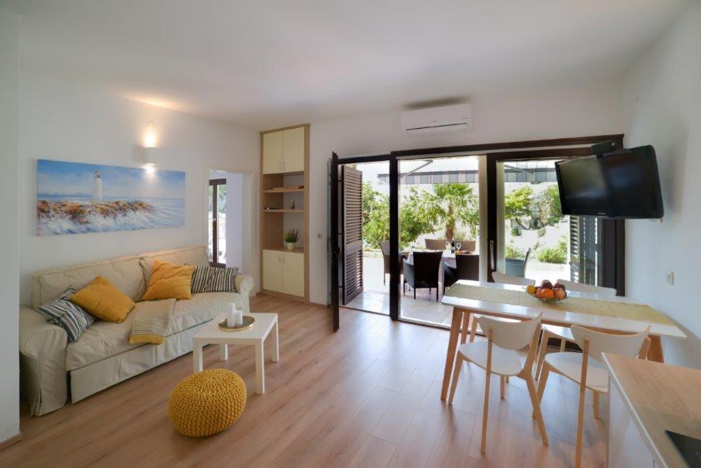 Premium Oaza Apartment Primosten Exterior photo